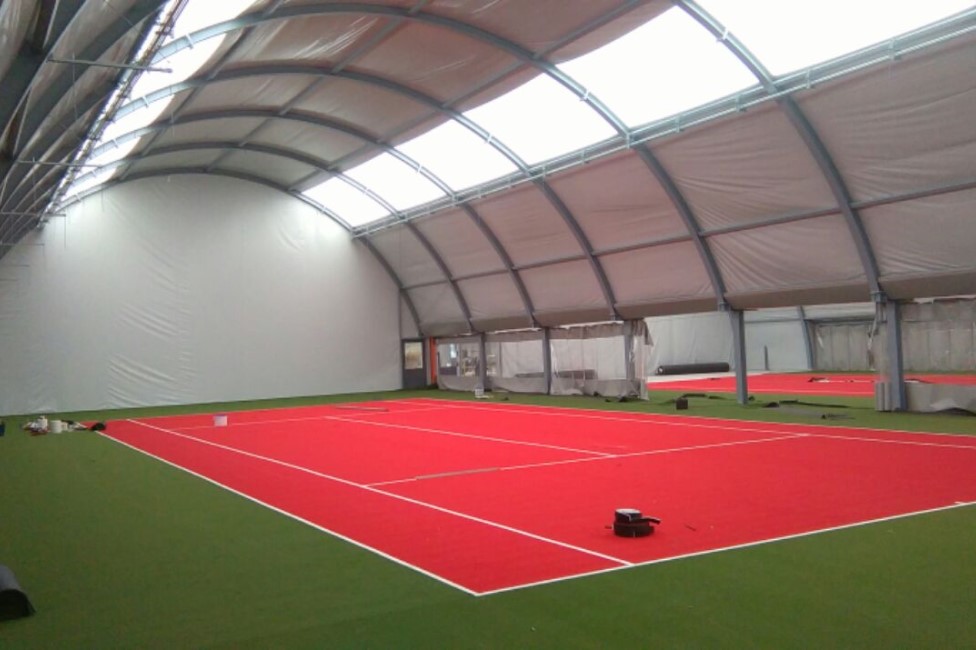 Tenniskenttä